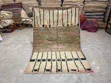 Load image into Gallery viewer, Moroccan Berber Rug - Boujaad 5
