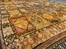 Load image into Gallery viewer, Moroccan Berber Rug - Vintage Rug 1
