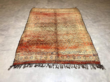 Load image into Gallery viewer, Moroccan Berber Rug - Vintage Rug 10
