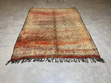 Load image into Gallery viewer, Moroccan Berber Rug - Vintage Rug 10
