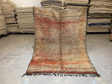 Load image into Gallery viewer, Moroccan Berber Rug - Vintage Rug 10
