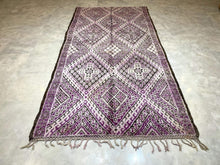 Load image into Gallery viewer, Moroccan Berber Rug - Vintage Rug 11
