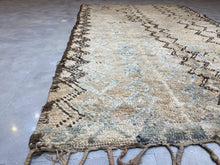 Load image into Gallery viewer, Moroccan Berber Rug - Vintage Rug 13
