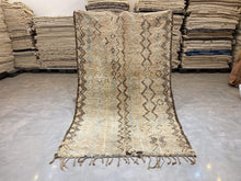 Load image into Gallery viewer, Moroccan Berber Rug - Vintage Rug 13
