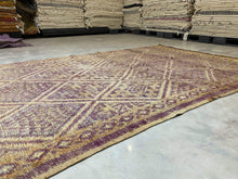 Load image into Gallery viewer, Moroccan Berber Rug - Vintage Rug 14
