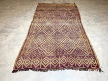 Load image into Gallery viewer, Moroccan Berber Rug - Vintage Rug 14
