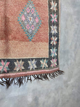 Load image into Gallery viewer, Moroccan Berber Rug - Vintage Rug 15
