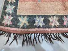 Load image into Gallery viewer, Moroccan Berber Rug - Vintage Rug 15

