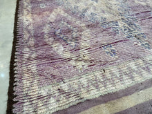 Load image into Gallery viewer, Moroccan Berber Rug - Vintage Rug 2
