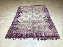 Load image into Gallery viewer, Moroccan Berber Rug - Vintage Rug 5
