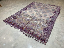 Load image into Gallery viewer, Moroccan Berber Rug - Vintage Rug 5
