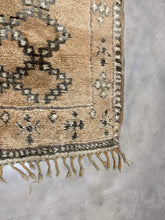 Load image into Gallery viewer, Moroccan Berber Rug - Vintage Rug 6
