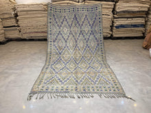 Load image into Gallery viewer, Moroccan Berber Rug - Vintage Rug 7
