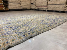 Load image into Gallery viewer, Moroccan Berber Rug - Vintage Rug 7
