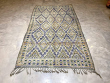 Load image into Gallery viewer, Moroccan Berber Rug - Vintage Rug 7
