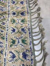 Load image into Gallery viewer, Moroccan Berber Rug - Vintage Rug 7
