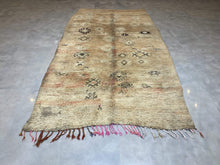 Load image into Gallery viewer, Moroccan Berber Rug - Vintage Rug 8
