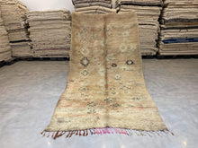 Load image into Gallery viewer, Moroccan Berber Rug - Vintage Rug 8
