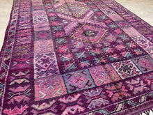 Load image into Gallery viewer, Moroccan Berber Rug - Vintage Rug 9
