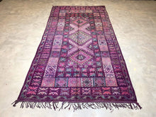 Load image into Gallery viewer, Moroccan Berber Rug - Vintage Rug 9
